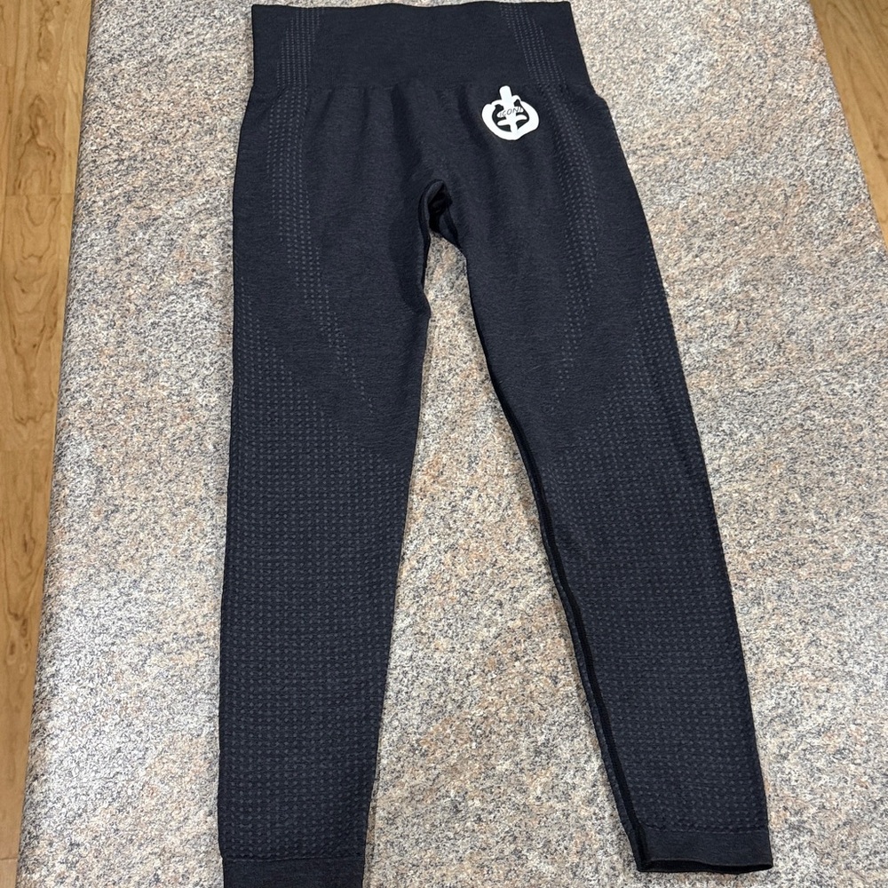 Ioni Black Leggings size small